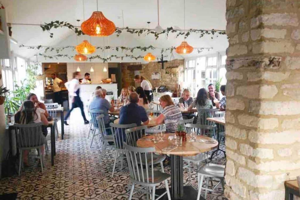 Oxfordshire Living - The Churchill Apartment - وودستوك المظهر الخارجي الصورة